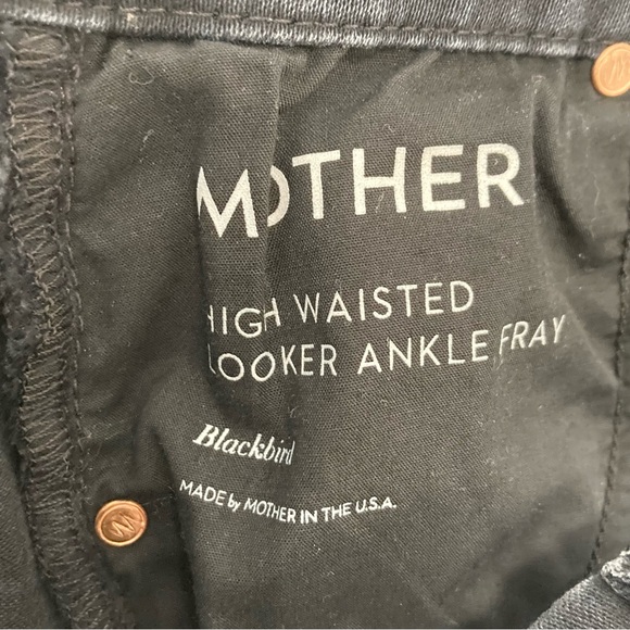 MOTHER High Waisted Looker Ankle Fray in Blackbird, Size 24 - Picture 7 of 9